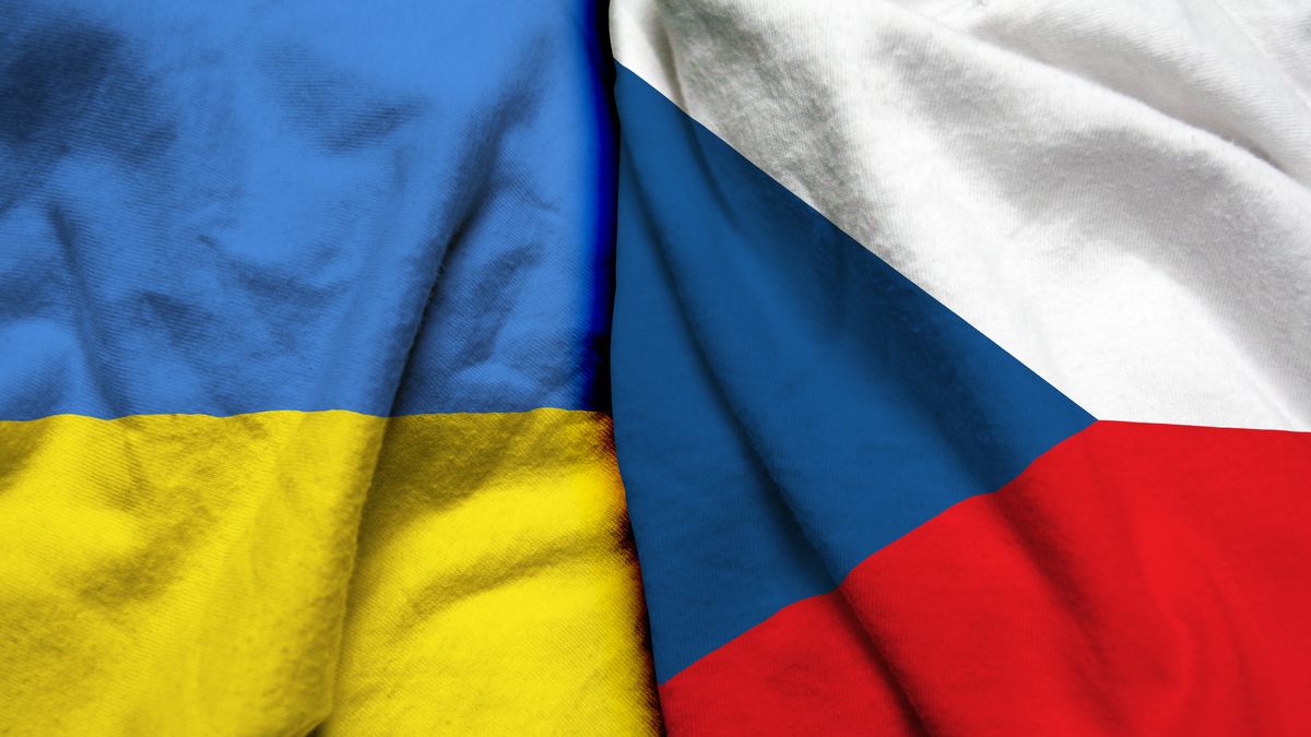Ukrajinci získají snazší přístup k českým penězům. Ti s trvalým pobytem