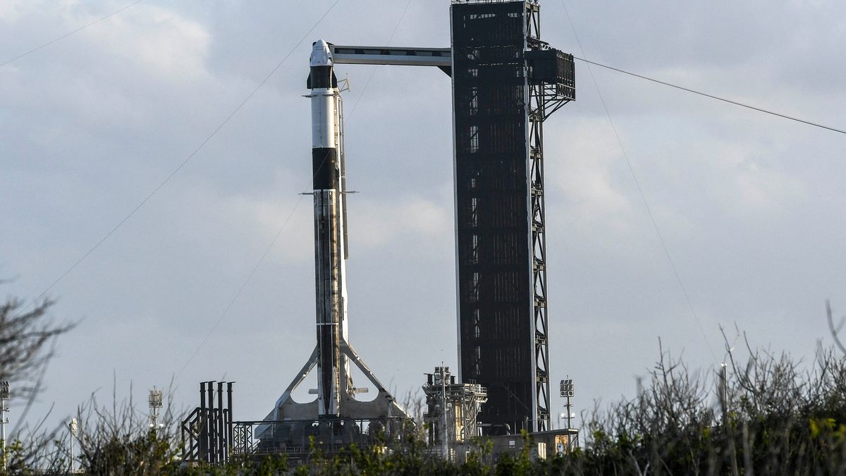 Společnost SpaceX úspěšně vyzkoušela nouzový záchranný systém