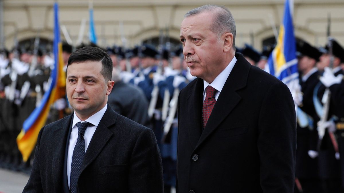 Erdogan navštívil Ukrajinu. Odsoudil anexi Krymu a střety v Sýrii