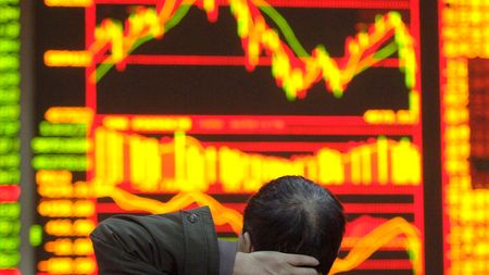 Dolar, akcie i dluhopisy padají. USA už nejsou v klubu nejlepších