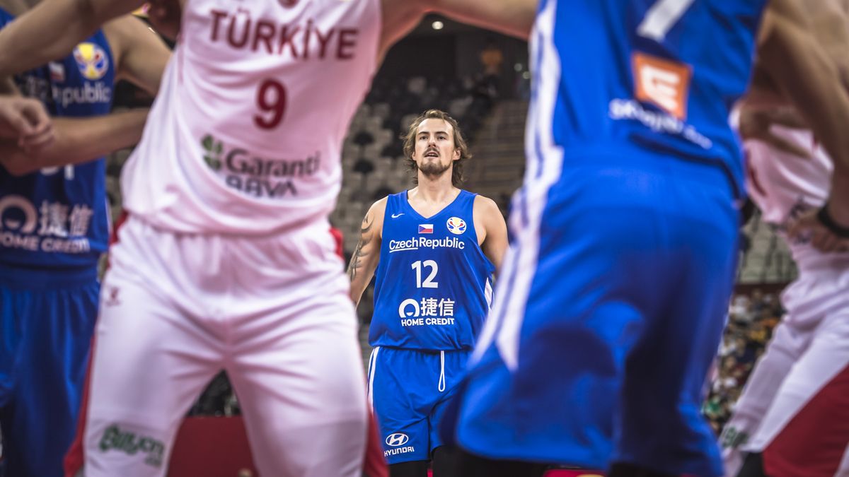 Tahoun basketbalové reprezentace poprvé o kauze: Vztah k nároďáku ochladl