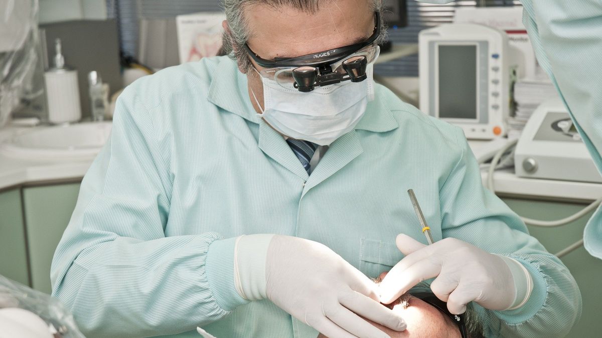 Zuby Čechů čeká pohroma. Tisíce lékařů odcházejí do penze