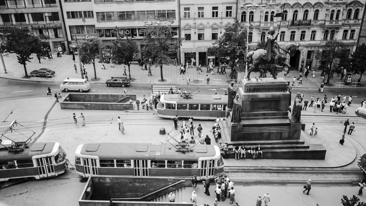 Na Václavském náměstí v Praze dnes začne stavba tramvajové trati