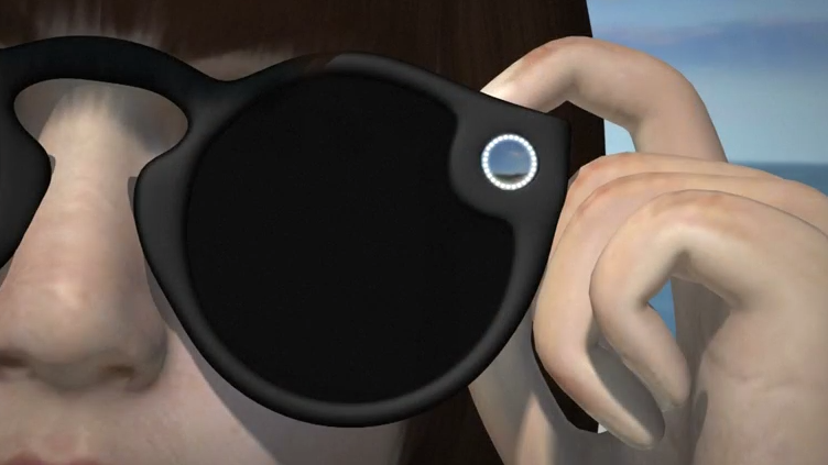 Pozor na lidi s těmito slunečními brýlemi. Snapchat je ...