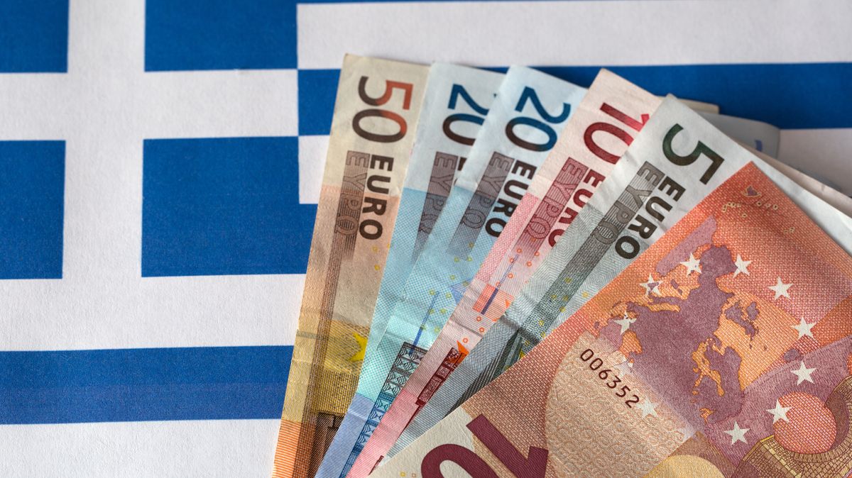 Řecký ministr pro migraci odstoupil kvůli obvinění z podvodu s dotacemi z EU