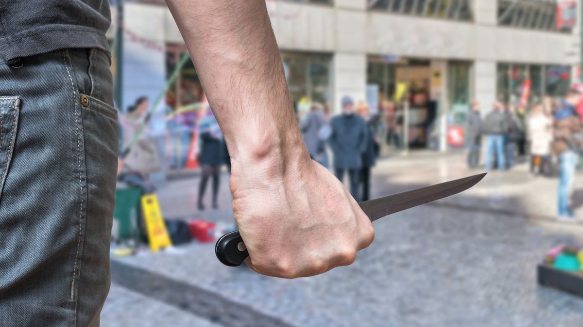 Útočník napadl známého ukrajinského novináře, je ve vážném stavu
