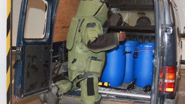 Čtyřiadvacetiletý muž vyhrožoval školám bombou. Hrozí mu osm let vězení