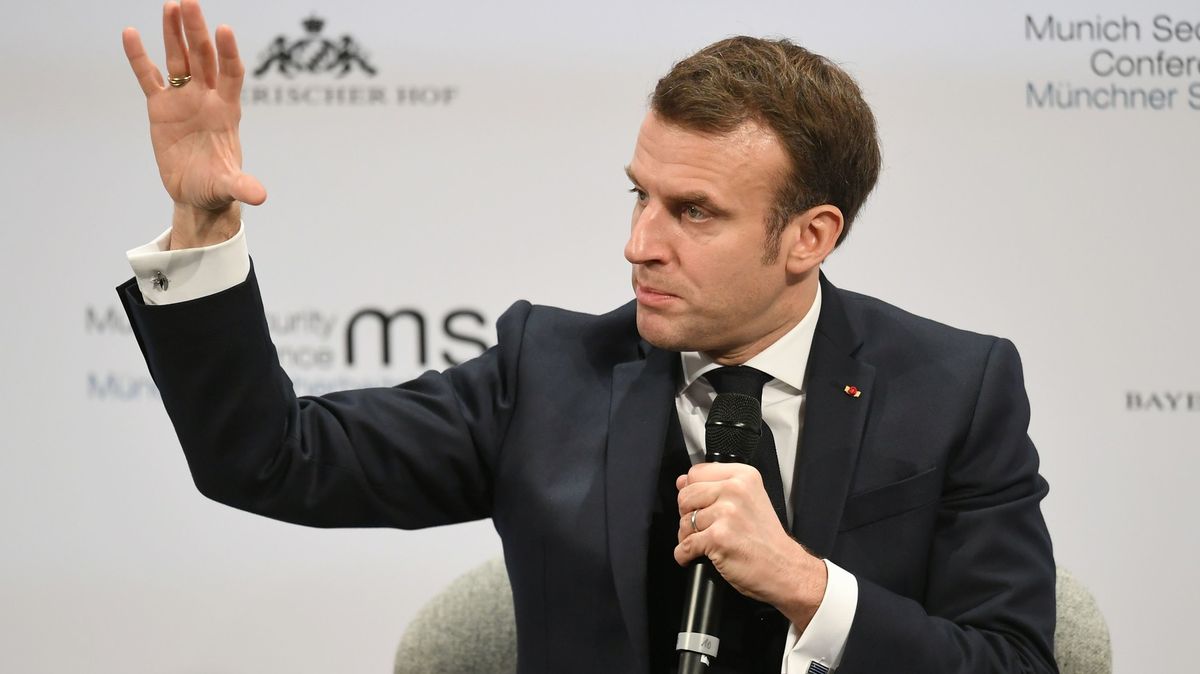 Francie už nebude přijímat imámy z ciziny, oznámil Macron