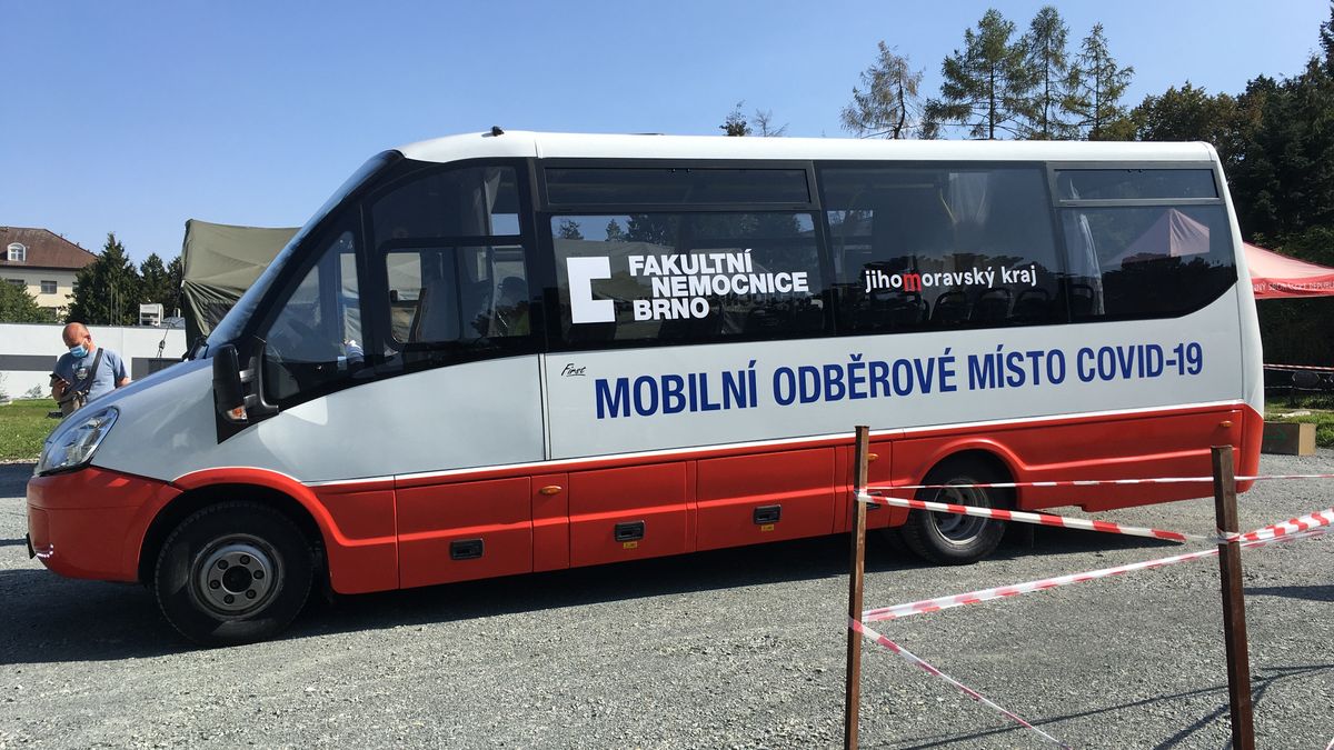 V Brně budou testovat v covidovém autobusu. Samoplátci mají ale smůlu