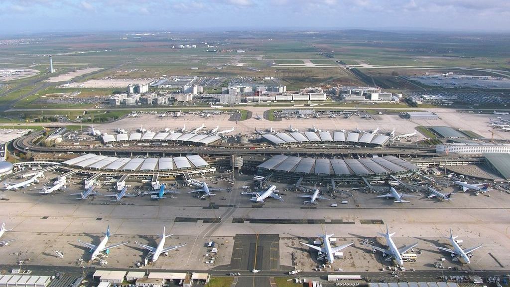 U pařížského letiště zatkli muže při pokusu o výrobu výbušniny