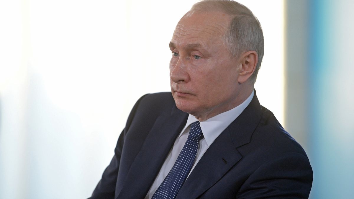 Putin se necítí být carem a tvrdí, že nevládne, ale pracuje