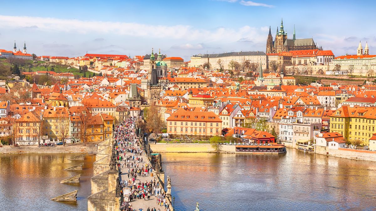 Oslavy výročí sametové revoluce 17. listopadu omezí dopravu v centru Prahy