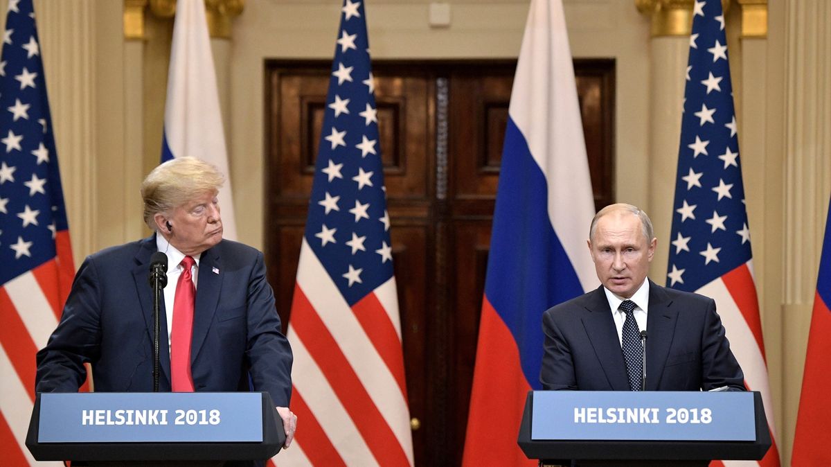 Nejočekávanější schůzka ze všech. Jedno sblížení Trumpovi s Putinem nevyšlo