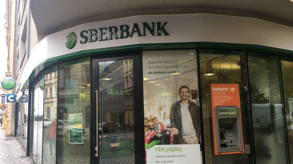 Ruské Sberbank v Česku spadl zisk o 96 procent. Nevylučuje akvizici