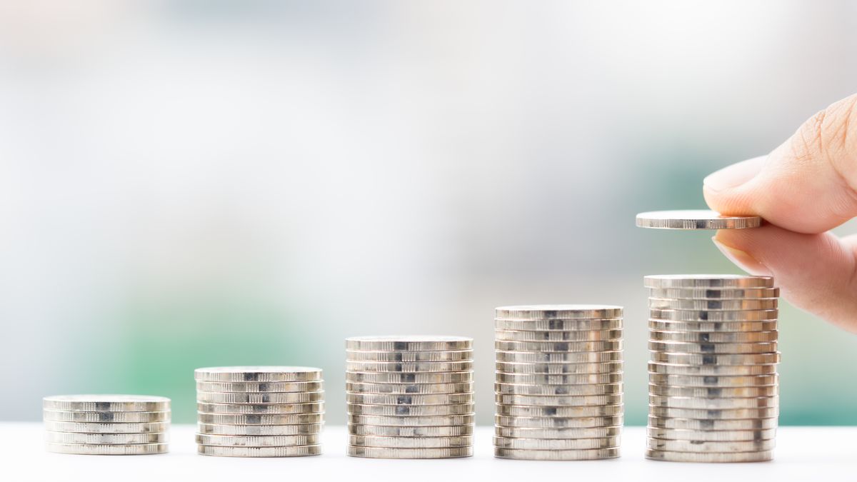 Do dlouhodobého investičního produktu dalo za rok a půl peníze 170 000 Čechů