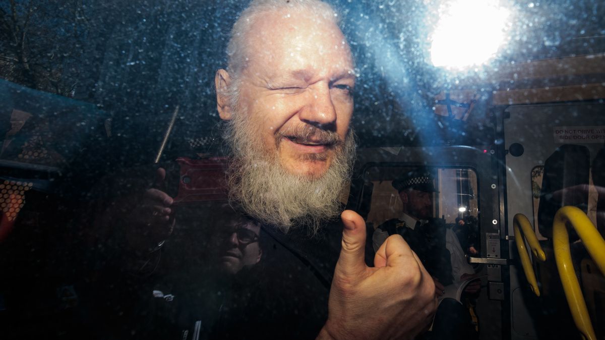 Britský soud se začne zabývat žádostí o vydání Assange do USA