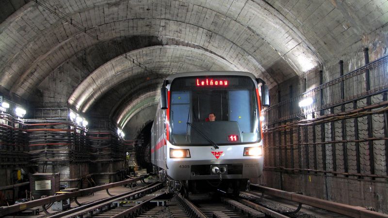 V Praze dnes kvůli výměně pražců začíná výluka metra na části linky C