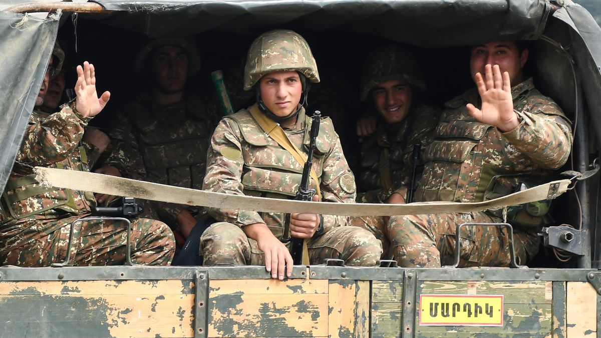 Video: V Karabachu se bojuje pátým dnem. Světoví lídři žádají klid zbraní