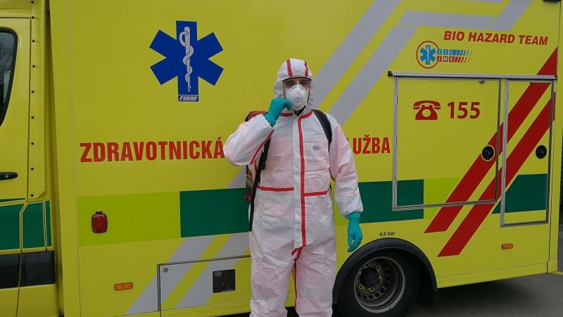 Karlovarská záchranka pořídila pět sanitek, které záchranářům ulehčí práci