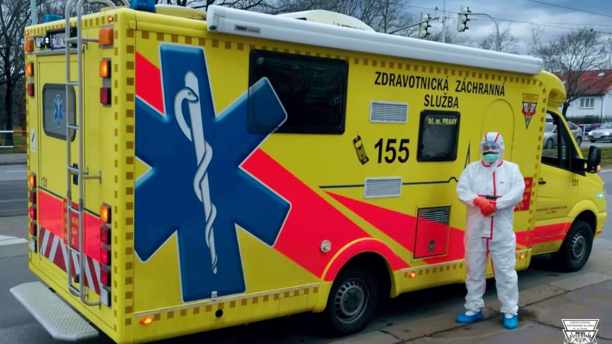 Karlovarská záchranka pořídila dvě sanitky pro mimořádné události