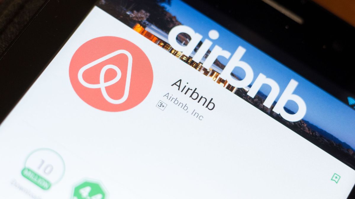 Umělá inteligence potírá zakázané večírky a ruší tisíce pobytů přes Airbnb