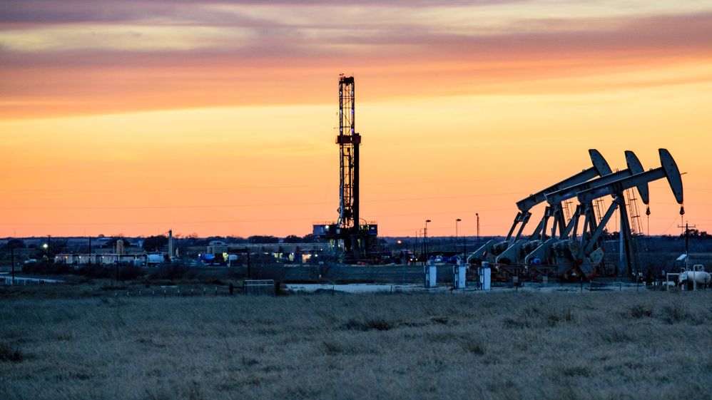 Uvolněné nouzové zásoby ropy mohou dojít za tři měsíce, varují analytici