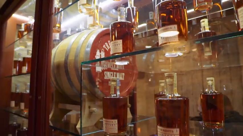 Investice, která chutná a potěší – co tak investovat do sudů s whisky!