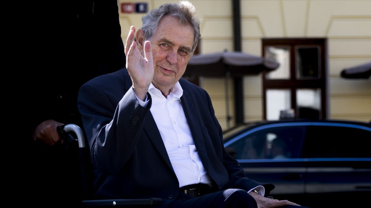 Předchozí politické zkušenosti prezidenta jsou výhodou, řekl v Bratislavě Zeman