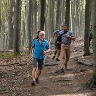 Petr Pavel hned ze začátku ve funkci sliboval, že chce být civilní hlavou státu a být tak blíže lidem. Na snímku je zachycen v kraťasech a košili s krátkým rukávem při výšlapu na horu Kleť během své návštěvy Jihočeského kraje v roce 2023.