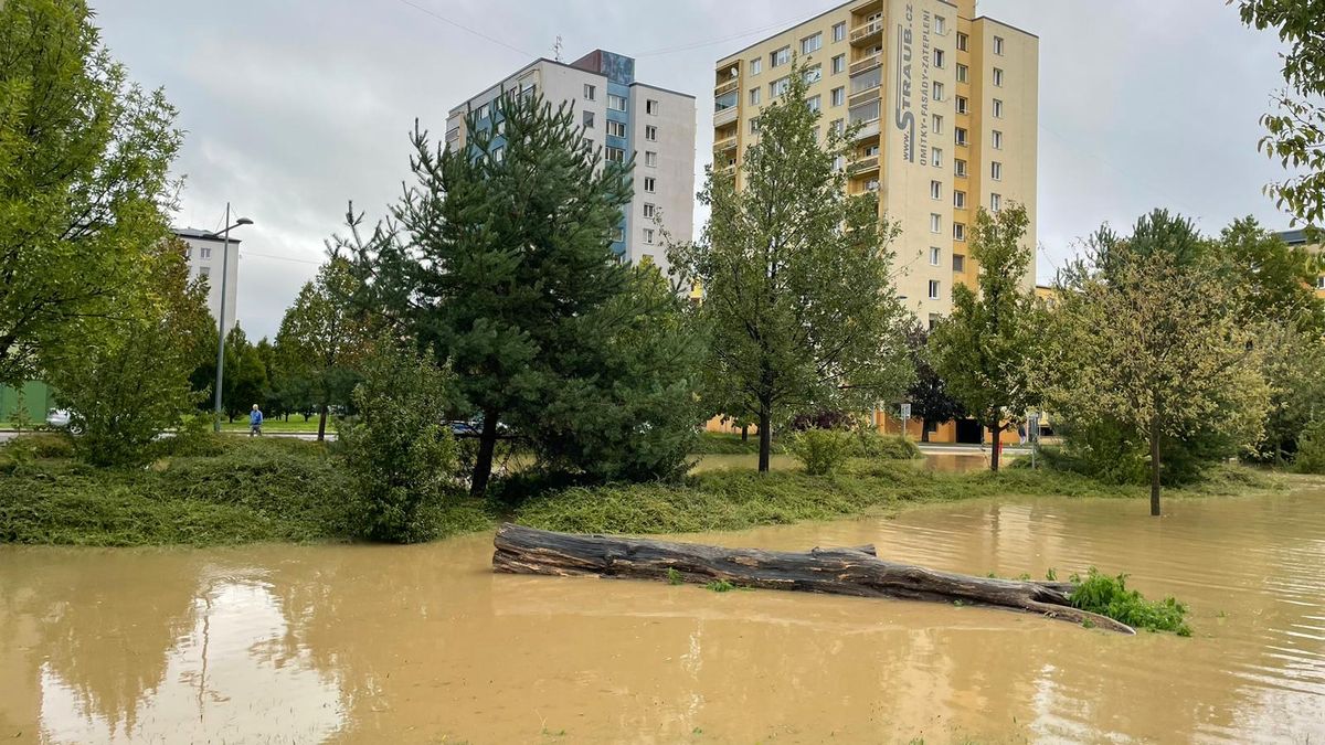 Vedení Opavy: „Povodňová turistika vše komplikuje. Odejděte, dokud je čas“