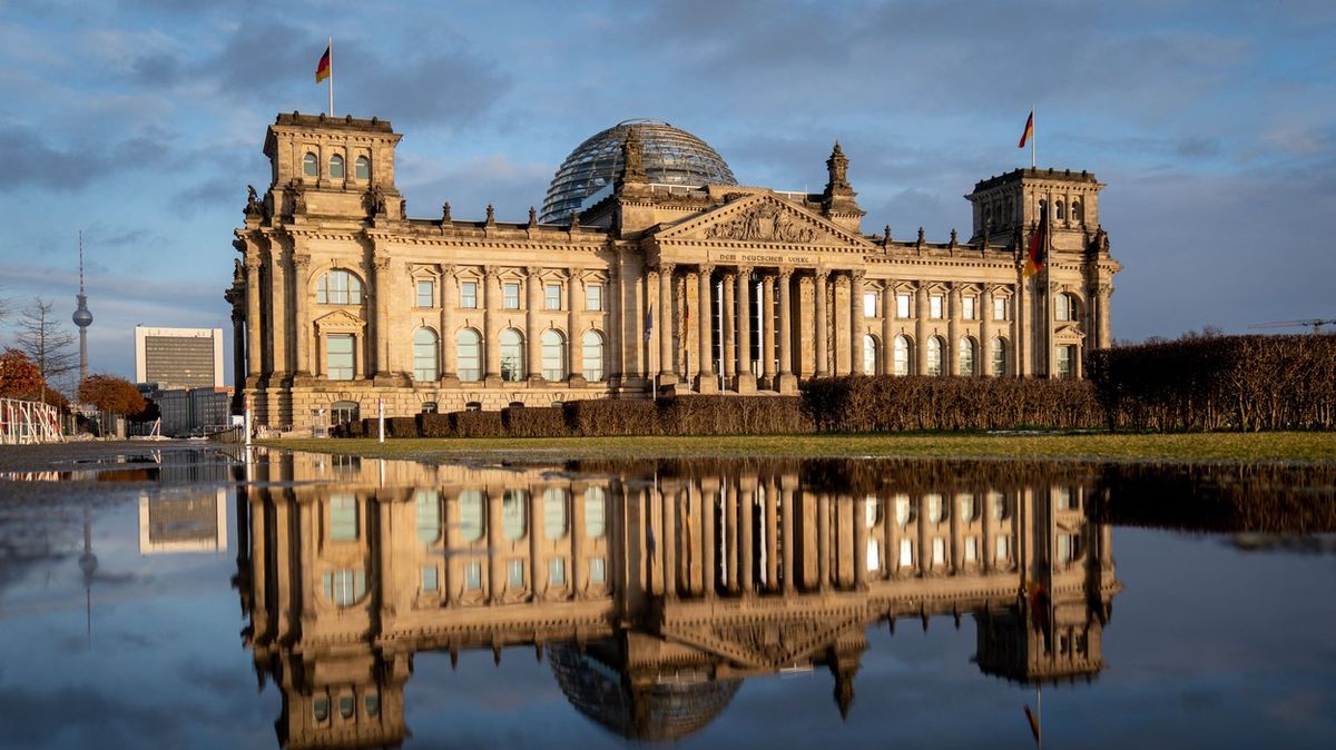 Němci chytili špiona, co předal Rusům plány Bundestagu