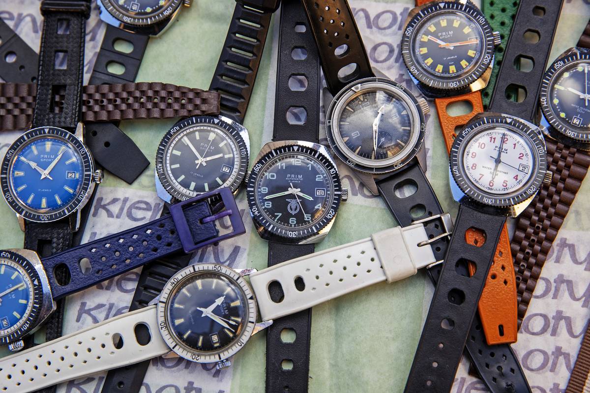 Novoměstská továrna Chronotechna v Novém Městě nad Metují (později přejmenovaná na Elton) za socialismu chrlila až čtyři sta tisíc náramkových hodinek ročně. 