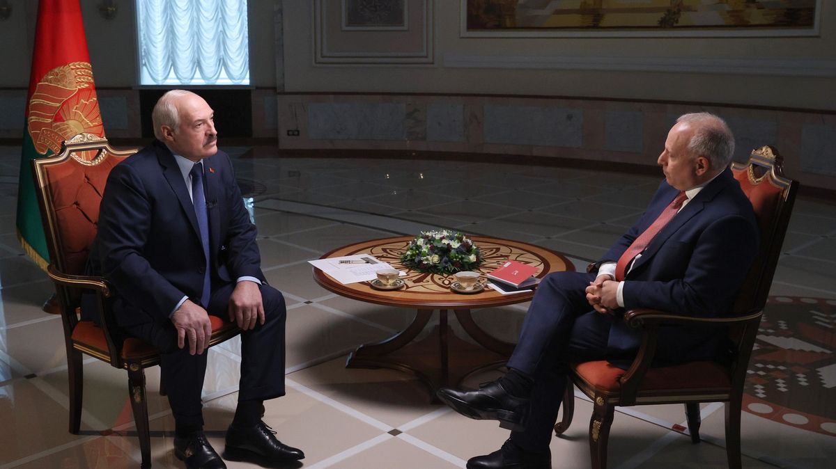 Lukašenko připustil pomoc migrantům na cestě do Polska