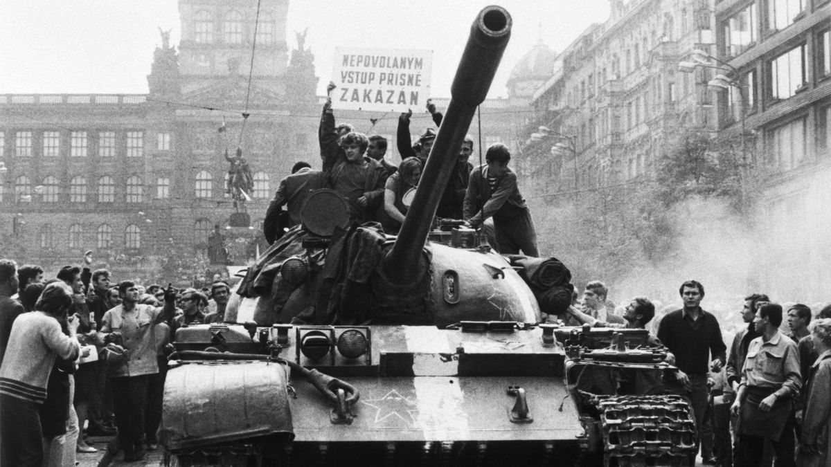 1968 korun Ukrajině na zbraně. Češi si připomínají okupaci a posílají peníze