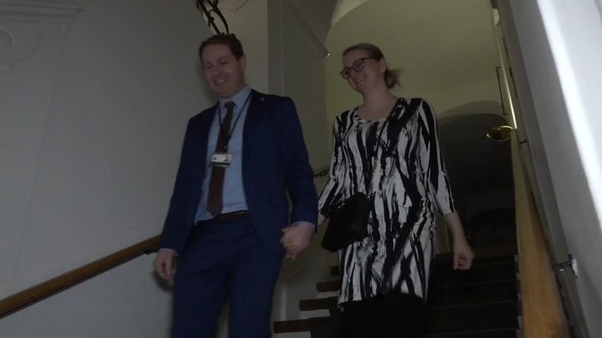 Rande ve Sněmovně. Natočili jsme, co se děje v noci o obstrukcích