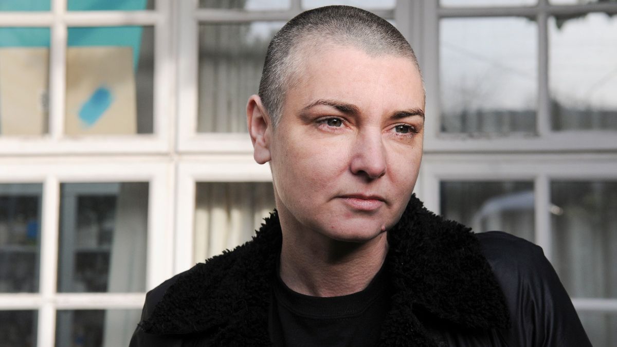 Sinéad O’Connor zpívala, aby nás zbavila samoty. Sama s ní bojovala