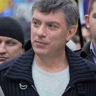 Opoziční politik Boris Němcov kritizoval korupci Putinova režimu i jeho angažmá v konfliktu na východní Ukrajině. V únoru 2015 ho v centru Moskvy neznámý pachatel zastřelil.