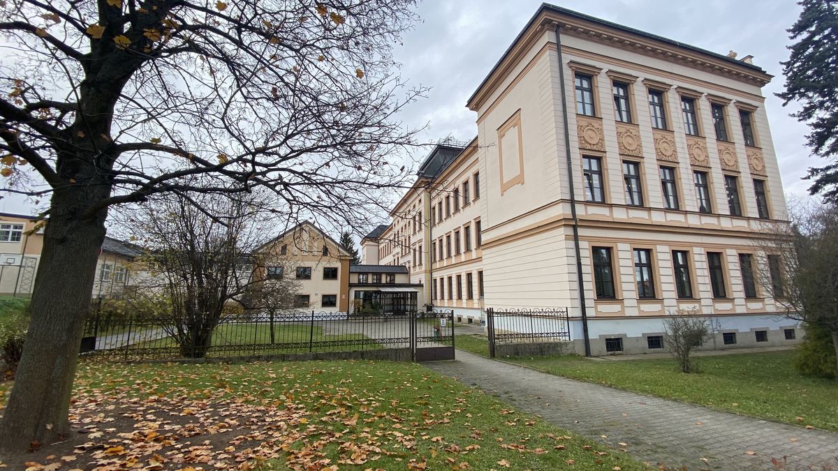 Komentář: Prestižní gymnázia stát vytvářet nemá. Klíčové jsou jiné školy