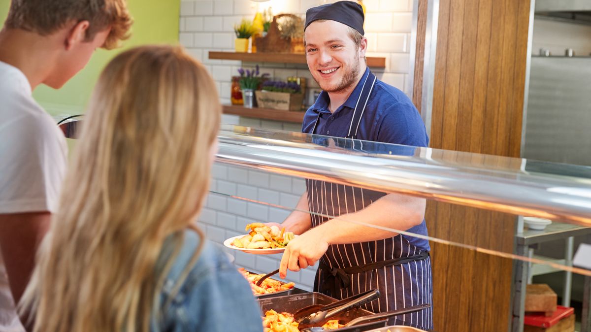 Ministerstvo navrhlo odložit změny ve školním stravování o rok na září 2027