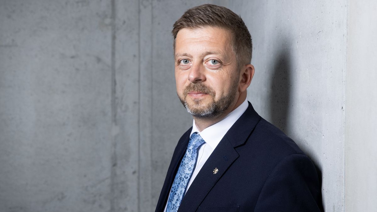 Rakušan rok po střelbě: Chyby v komunikaci byly. A každá nepřesnost bolí