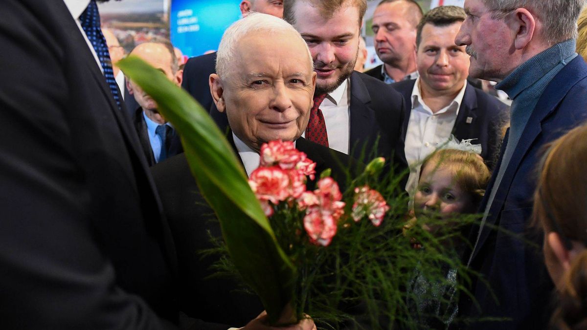 Tak daleko Kaczyński ještě nezašel. Před volbami nasadil „bolševické metody“