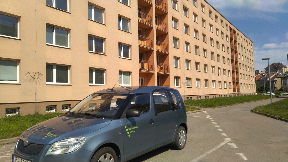 Jeden bratr sedí u zakázek, druhý je dostává. „Může to být náhoda.“