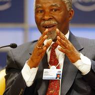 Thabo Mbeki byl prezidentem JAR v letech 1999 až 2008, snímek z roku 2002