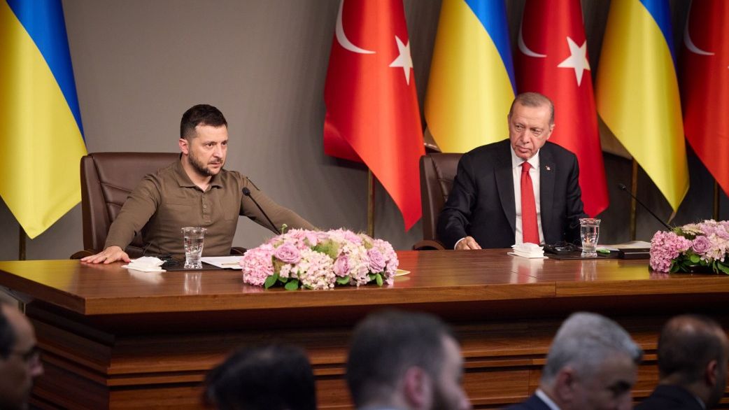 Turecko hostitelem. Erdogan se zastává Ukrajinců, má ale i Putinovu důvěru