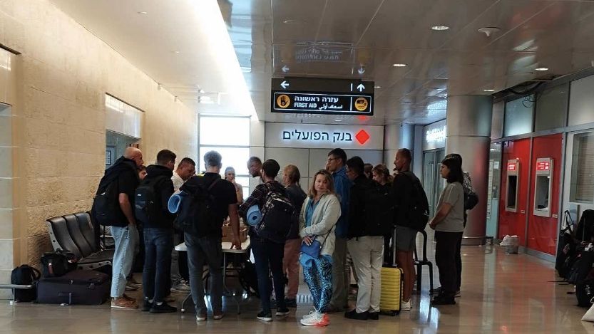 Češi uvázli v Izraeli. „Uvítali bychom stejnou pomoc, jakou dostali Poláci“