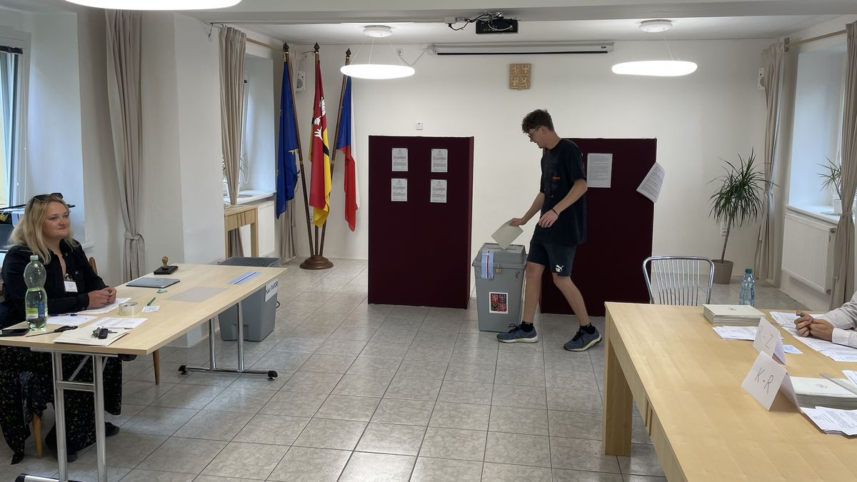 Vašut a Koller jako lákadlo na kasina. Lidé dnes hlasují, zda u letiště vyrostou