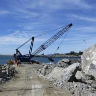 Navzdory obavám občanů z ekologických a sociálních škod se mexická vláda rozhodla oprášit plány na takzvaný mezioceánský železniční koridor, který by spojil přístavní města Coatzacoalcos ležící u Atlantiku s přístavem Salina Cruz na tichooceánském pobřeží. 