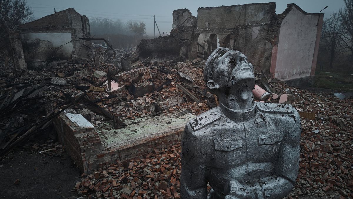 Deset milníků druhého roku války na Ukrajině ve fotkách. Pamatujete?