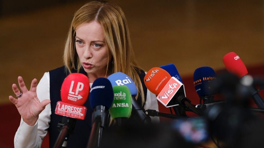 Politika čelí nové hrozbě. Falešné porno má znemožnit a vyděsit mocné ženy