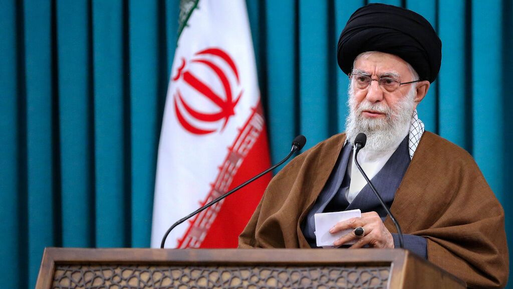 Instagram a Facebook zrušily účty íránského nejvyššího vůdce